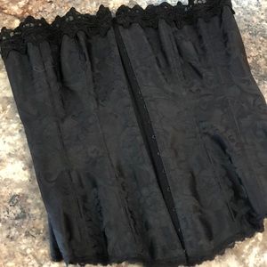 Fredericks black waist cinched, 34, 12 stays, lace